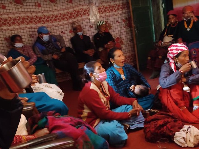‘समाज सरसापट र सहयोगमा चलेको छ’